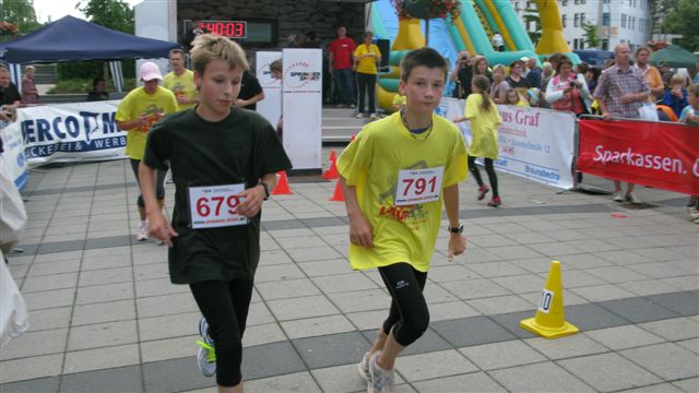 ../Images/BenefizlaufMerseburg2011 (37).jpg
